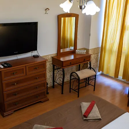 Megy's 3 Bedroom Near Ndk Apartament Sofia
