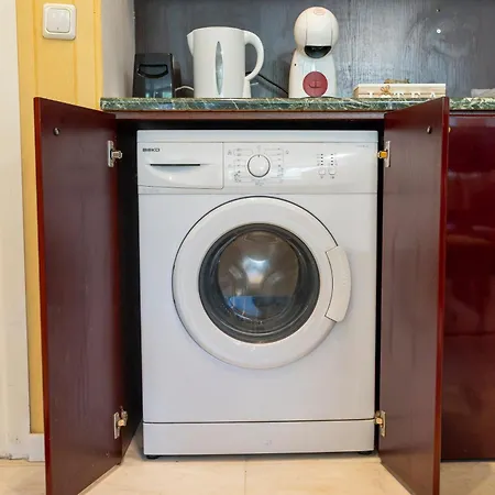 Megy's 3 Bedroom Near Ndk Sófia