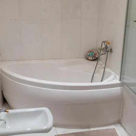 Megy's 3 Bedroom Near Ndk *